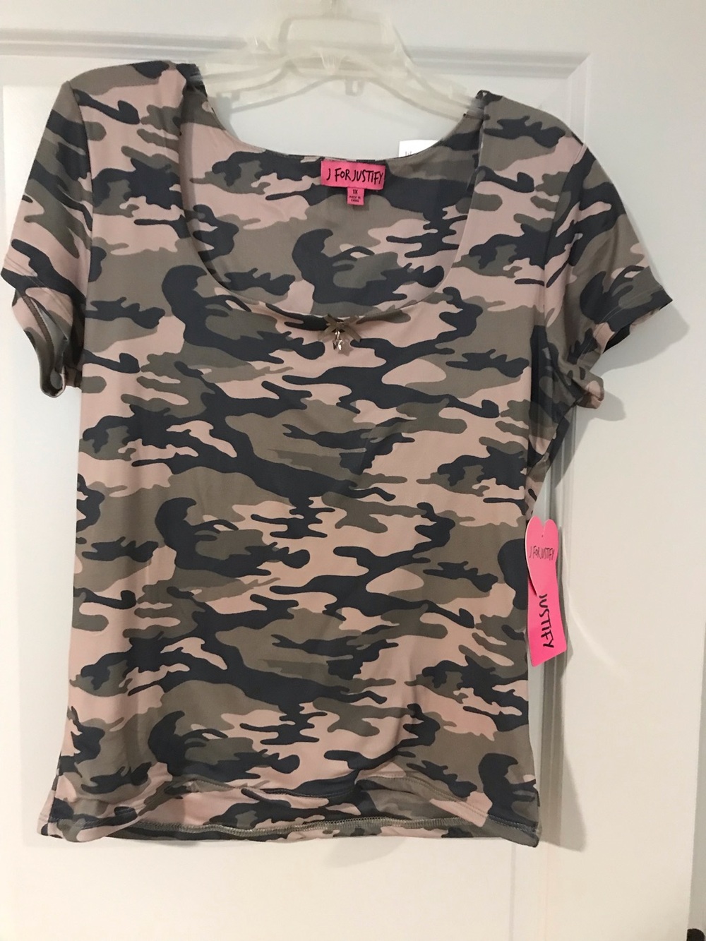 NWT- Green Camo Short Sleeve Scoop Neck Tee